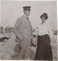 Edvard Munch og Rosa Meissner på stranden